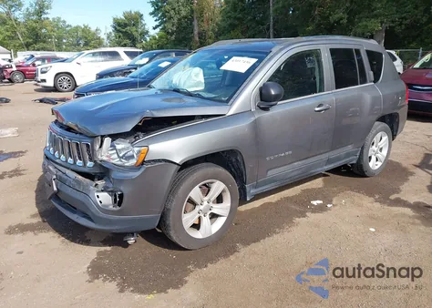 2013 Jeep Compass Latitude z USA, uszkodzony, nr VIN 1C4NJDEBXDD236206